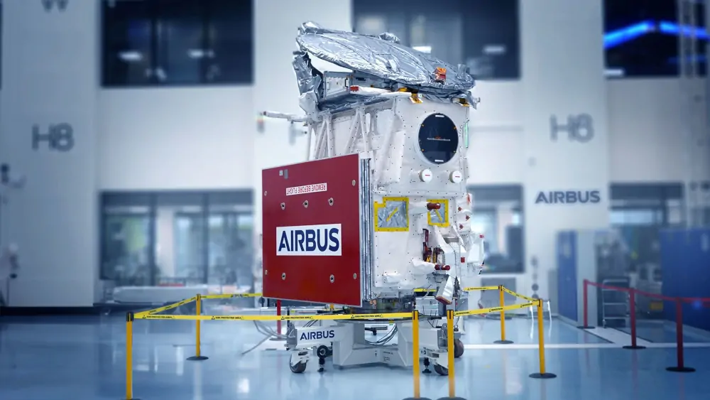 Gotowy do transportu satelita EarthCARE w cleanroomie Airbusa w Friedrichshafen @ Copyright Airbus