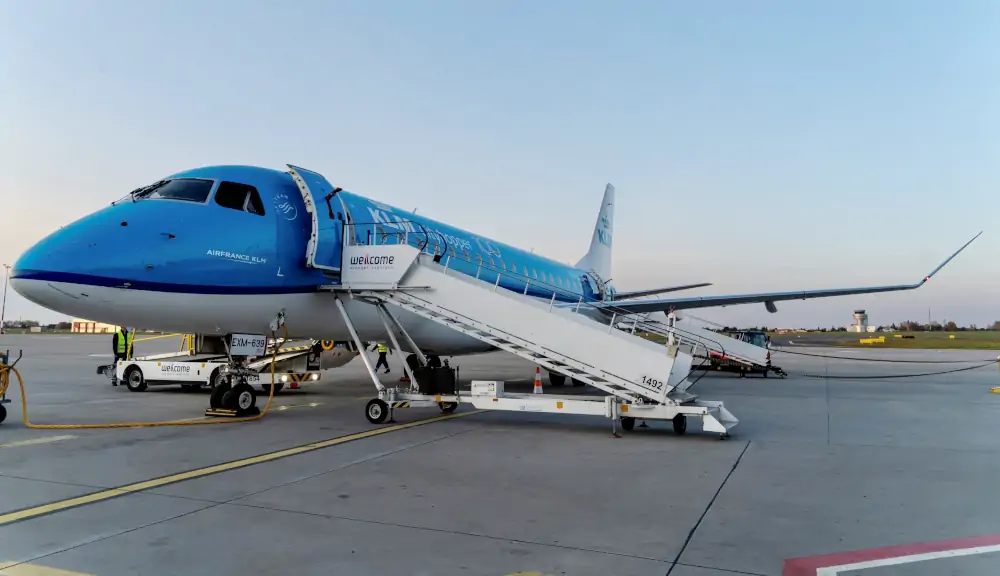 Embraer E175 w barwach KLM