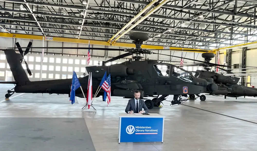 MON podpisał umowę na zakup 96 śmigłowców uderzeniowych AH-64E Apache - Foto: MON