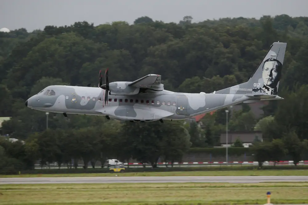 Samolot C-295M z 8.BLTr