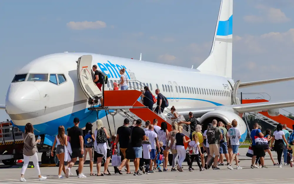 Enter Air B737 na lotnisku w Łodzi