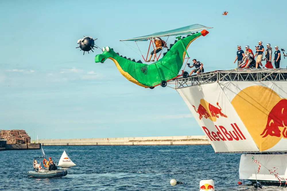 Konkurs lotów Red Bull - Foto: Damian Kramski