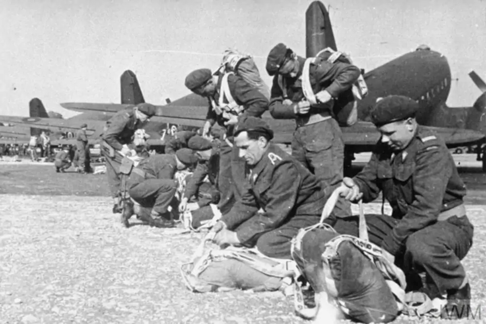 Historyczne zdjęcie 1. Samodzielnej Brygady Spadochronowej w operacji Market Garden 1944.