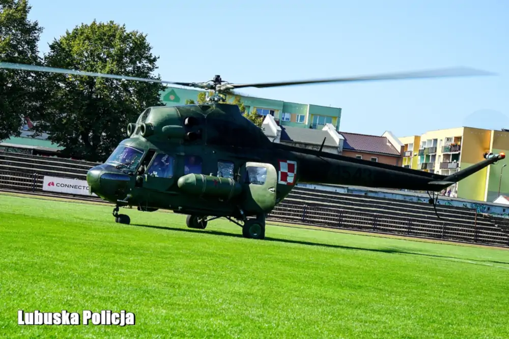 Mi-2 wykorzystywany do monitorowania sytuacji powodziowej - Foto: KWP Gorzów Wielkopolski