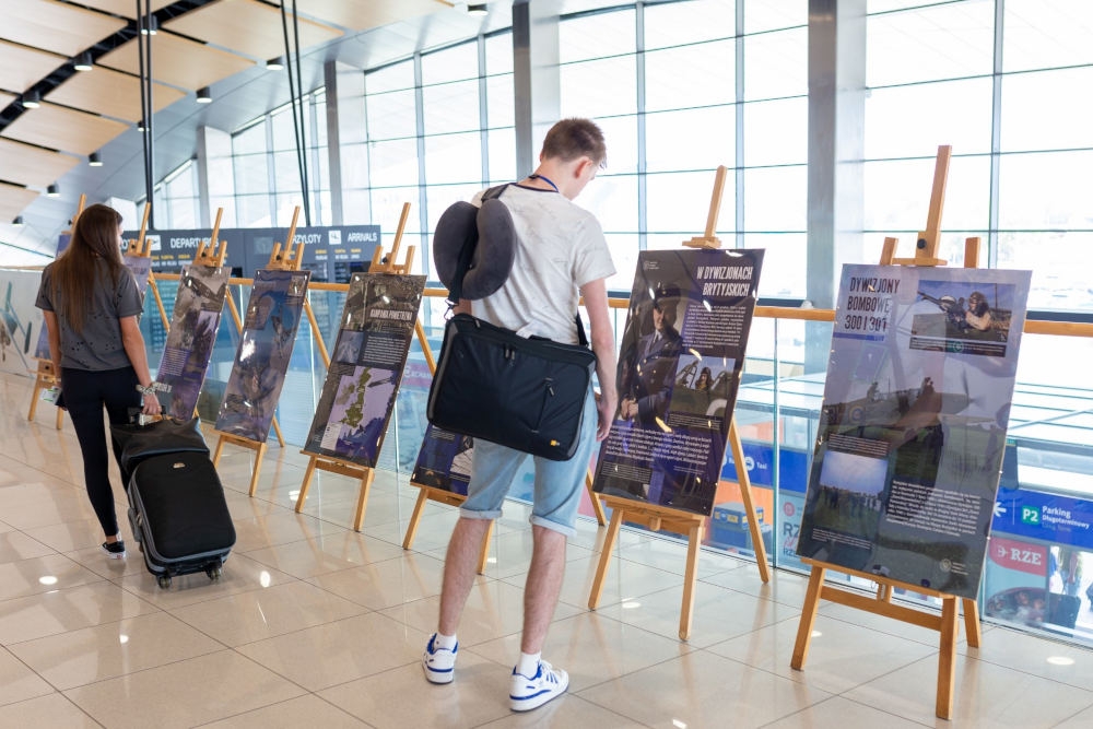 Wystawa Polacy w bitwie o Wielką Brytanięna lotnisku w Rzeszowie - Foto: Łukasz Ożóg/port lotniczy Rzeszów-Jasionka