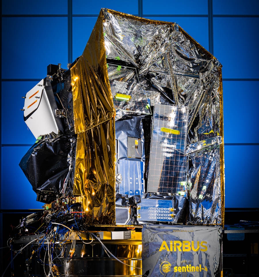 Airbus dostarcza ESA pierwszy instrument do monitorowania powietrza, przeznaczony dla satelity - Foto: Airbus