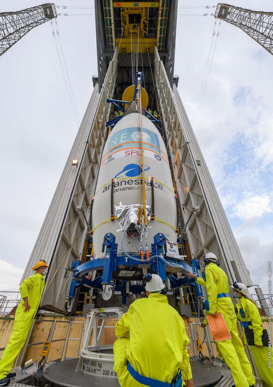 Satelita PlĂ©iades Neo szykowany do wyniesienia na orbitę rakietą Vega w Kourou - © 2021 ESA-CNES-Arianespace - Foto: Airbus