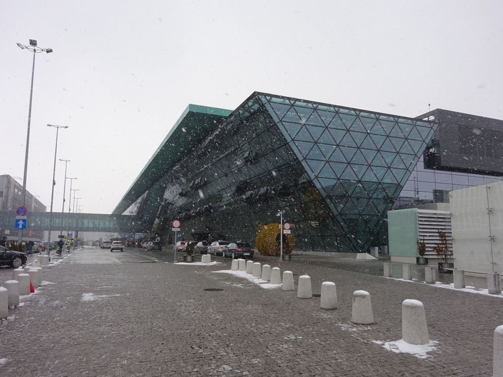 Terminal Portu Lotniczego w Krakowie - Foto: Mach240390, CC BY 3.0 , via Wikimedia Commons