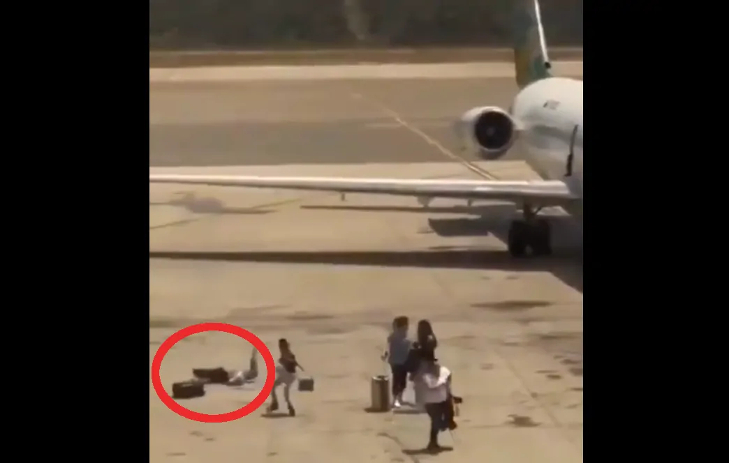 Niezbyt udana ewakuacja z pokładu samolotu - Źródło X - Na podstawie filmu osadzonego w publikacji