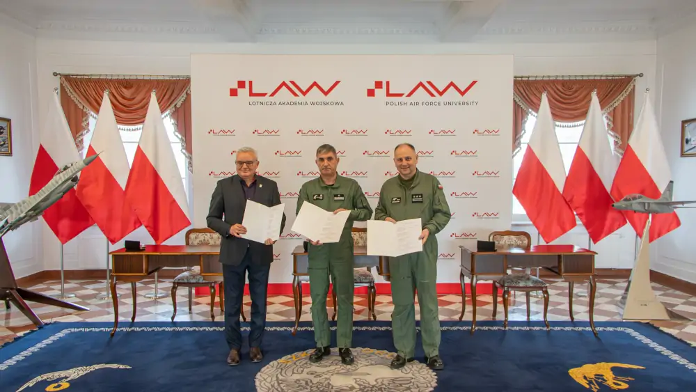 Podpisanie porozumienia o współpracy w zakresie organizacji obchodów Jubileuszu 100 lat Szkoły Orląt - Foto: LAW